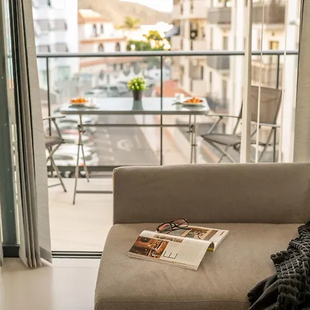 The Korner, Adeje Renovated Flat אדחה